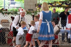 2006: The Chicken Dance