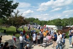2008 BBQ Ribfest: The line of those waiting for autographs