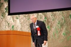 Mayor Tom Henry bows