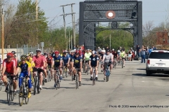 Phil Keoghan Ride Across America leaves Fort Wayne