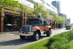 Komets caravan to the Coliseum