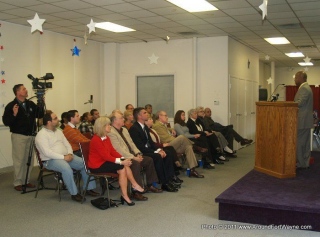 Liz Brown, Tom Wyss, Bob Morris, Joe Squadrito and crowd
