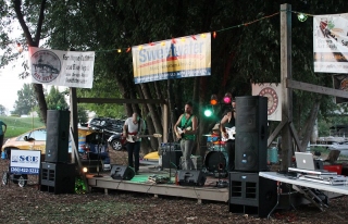 2015/08/15: James & The Drifters on the Banks