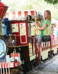 Image from the 2010 Vera Bradley Spring Catalog