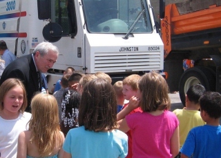 2010/05/20: Mayor Henry with Franke Parke Elementary students