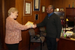2009/11/18: City Clerk Sandy Kennedy swears Paul Morrison
