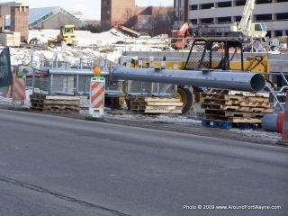 2009/02/23 - Final light pole being assembled