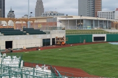 2009/04/03: Outfield wall
