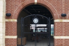 2009/04/14: One of the gate inlays