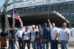 2009/07/01: Construction workers posing