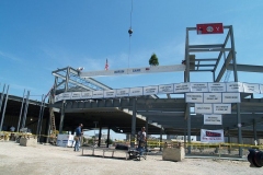 2009/07/01: Lifting the final beam into place