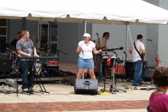 7/01/2009 - Lunch on the Square