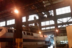 2009/08/06: 30-ton diesel engine