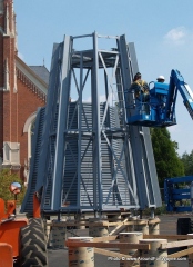 2009/03/22: During construction of the first steeple