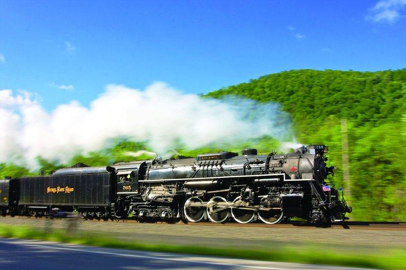 Sell out 765 excursion train set to depart Fort Wayne NKP 765 in May