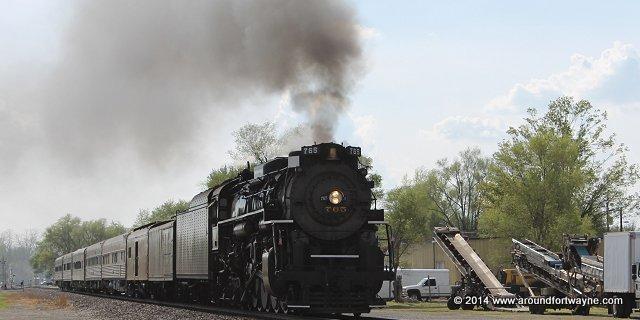 Photos and video of NKP 765 blasting through New Haven NKP 765 through New Haven