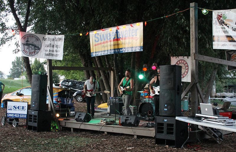 James & The Drifters on the Banks James & The Drifters