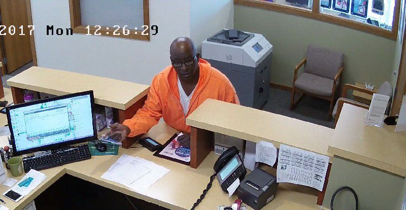 FWPD: Wanted Robbery Suspect 2017/02/13: Public Service Credit Union robbery suscpect