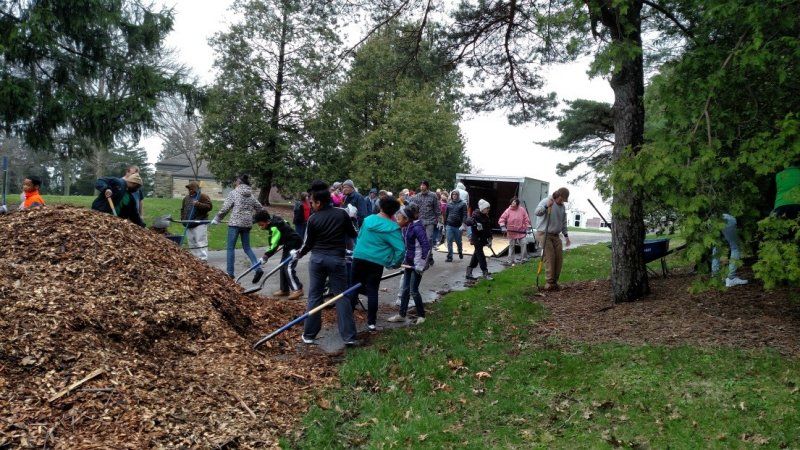 Mayors Day of Recognition for National Service Clean-up at Memorial Park.