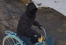 FWPD: Lee’s Famous Recipe robbery, Maplecrest and Stellhorn Roads